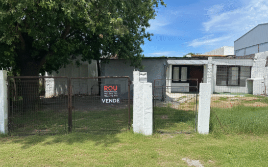 Propiedad con Potencial · 2 Dormitorios · Amplio Terreno y Ubicación Estratégica